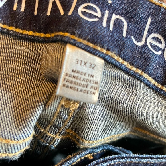 Calvin Klein boot cut jeans, size 31x32 dark wash, like new - Picture 8 of 10